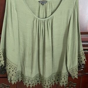 Beautiful Green Lace Pullover Top